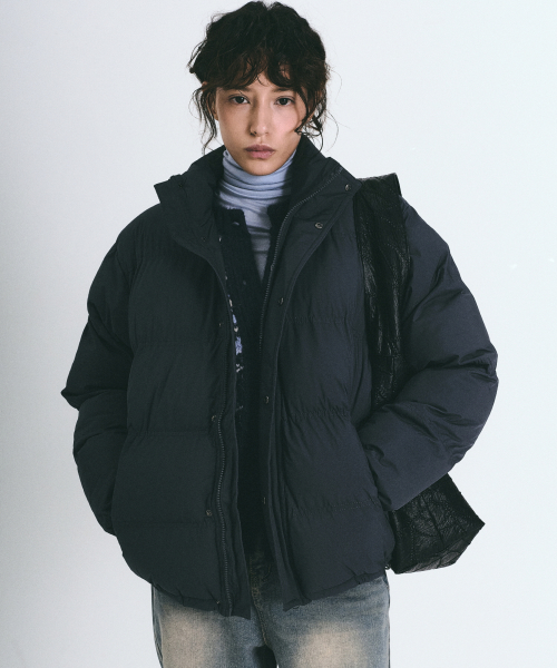 닉앤니콜(nicknicole) USEFUL OVER SHORT PADDING_BLUE GRAY