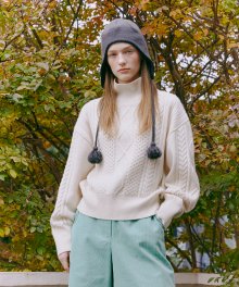 Turtle-Neck Cable Knit Top  Cream