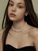 카인더베이비(KINDABABY) romantic twisted swa pearl necklace