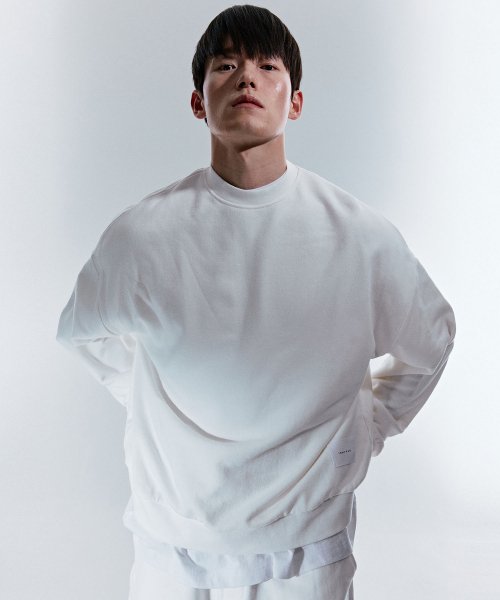 플랙() 런업 X 플랙 무지 로고 스웨트셔츠 화이트 상품 이미지