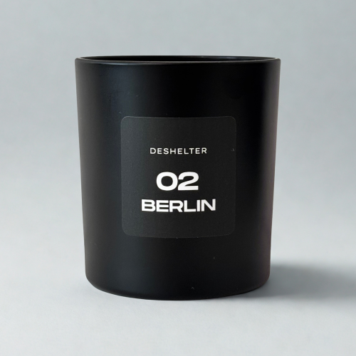 디쉘터() edition 02 BERLIN 7oz ﻿화이트스웨이드, 시더우드향 소이캔들 상품 이미지