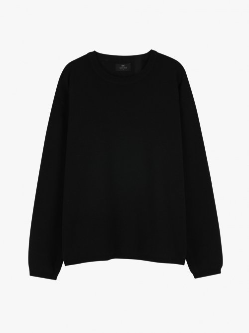 soft black sweatshirt