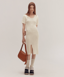 SLIT KNIT DRESS [IVORY]