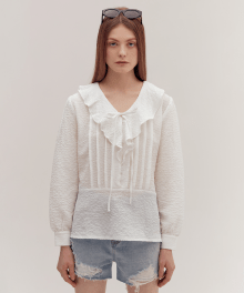 RIBBON POINT WAVE COLLAR BLOUSE [WHITE]