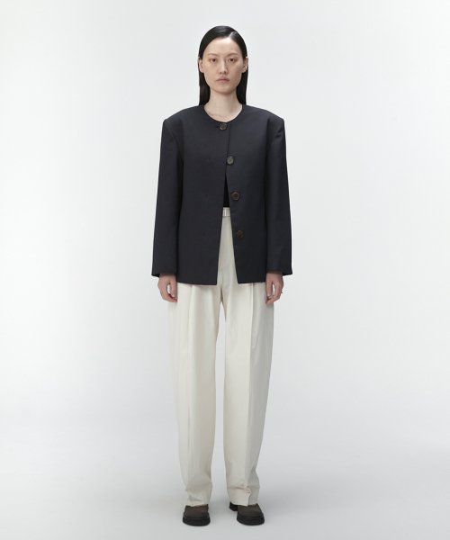 아모멘토(AMOMENTO) ROUND NECK PADDED JACKET (2COLORS) - 사이즈