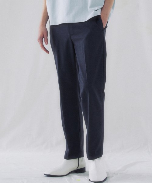EDGE SIDE SLIT STRAIGHT SLACKS(DARK GREY)