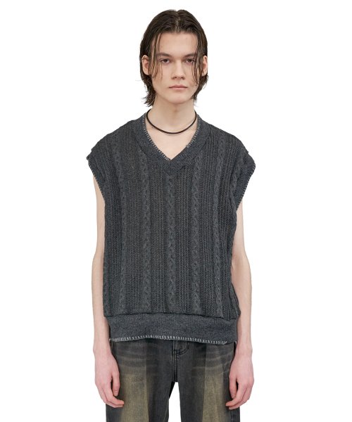 MUSINSA | LECYTO V-NECK SMOCK CABLE KNIT VEST_[CHARCOAL]