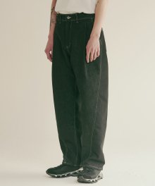 Clean Denim Curved One Tuck Pants [Black]
