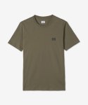 씨피 컴퍼니(CP Company) 남성 미니 스퀘어 로고 프린팅 반소매 티셔츠 - 번트 올리브 그린 / 12CMTS045A005100W660