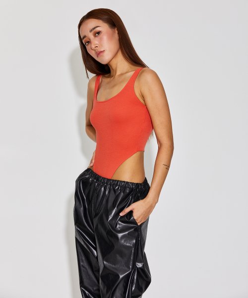 EVERYDAY SCOOP BACK TANK BODYSUIT_T216BS307