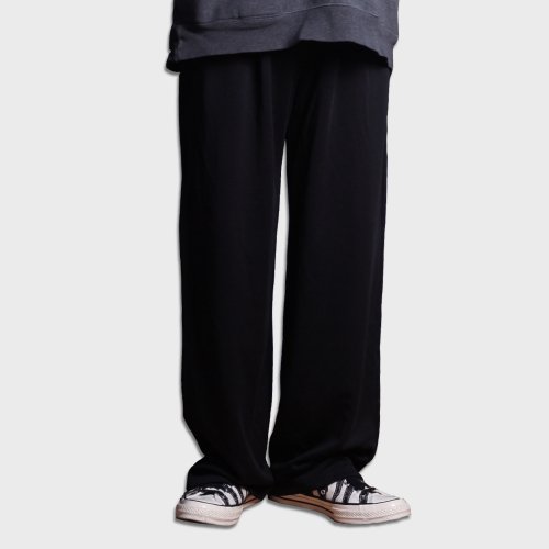 Слаксы one tuck wide