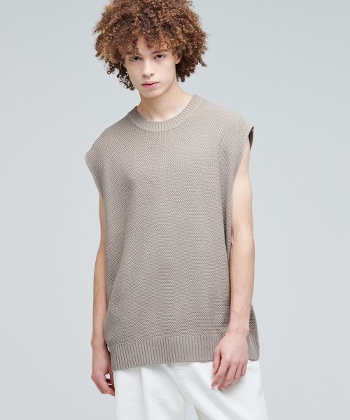 MUSINSA | MUSINSA STANDARD TEXTURED CREWNECK KNIT VEST [BEIGE]