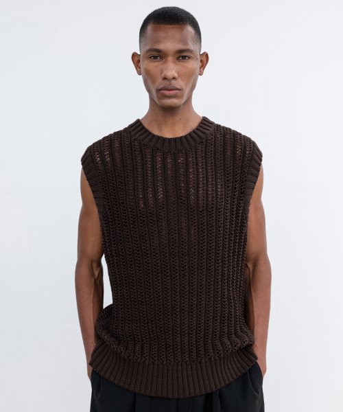 Tubeyan knit vest DARK BROWN