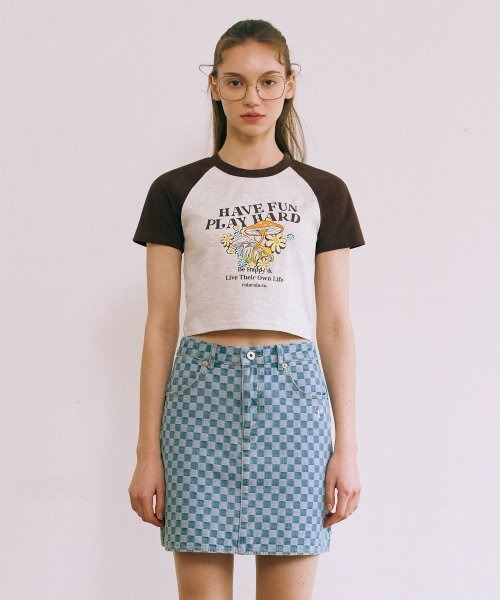 ★送料・関税込★ROLAROLA★HAVE FUN PLAY HARD CROP T-SHIRT 로라로라(ROLAROLA) HAVE FUN PLAY HARD CROP T-SHIRT OATMEAL