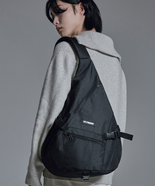 1640 Totemic Sling Bag black