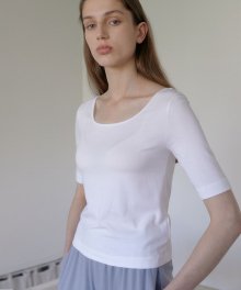 Scoop Neck T-Shirts (White)