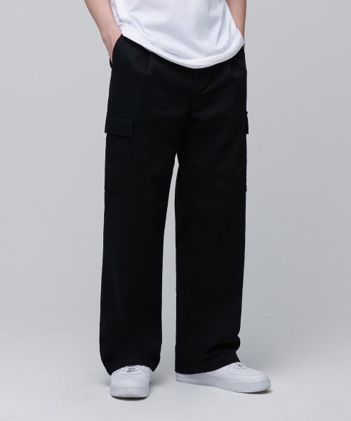 MUSINSA  MUSINSA STANDARD One Tuck Wide Cargo Pants [Black]