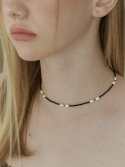 카인더베이비(KINDABABY) glass ribbon black necklace