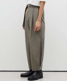 BELTED PLEATS COTTON PANTS (OLIVE GREY)