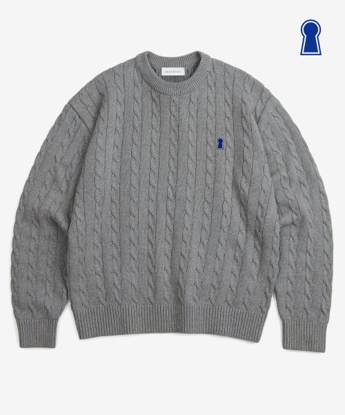 Crew neck knit sweater