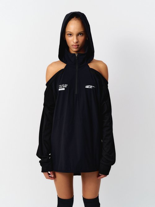 엘이이와이(L.E.E.Y) SPORTY OPEN SHOULDER HOODED BLACK