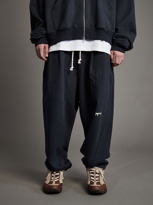 이에이(IEY) SLASH LOGO SWEAT PANTS Navy - 사이즈 & 후기 | 무신사