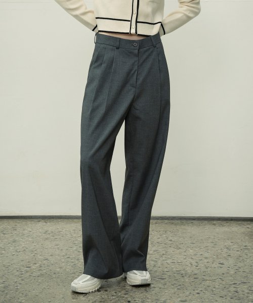 시야쥬(SIYAZU) SIPT7052 muse two tuck wide slacks_Charcoal
