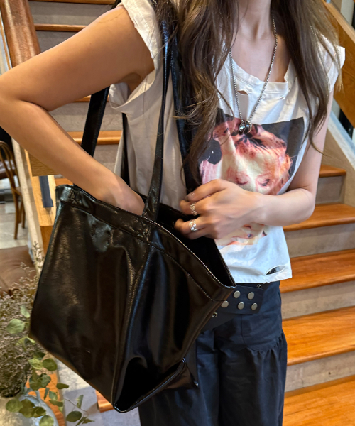 CARRIE BAG_GLOSSY BLACK