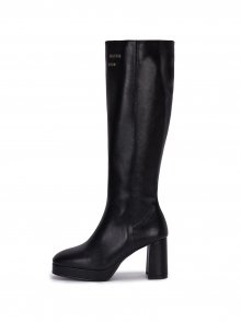 FITTED LEATHER LONG BOOTS IN BLACK