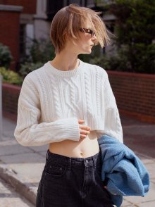 Cropped Cable Knit in Ivory VK2AP363-03