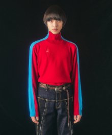 콘트라스트 터틀넥 스웨터 atb817m(RED/BLUE)