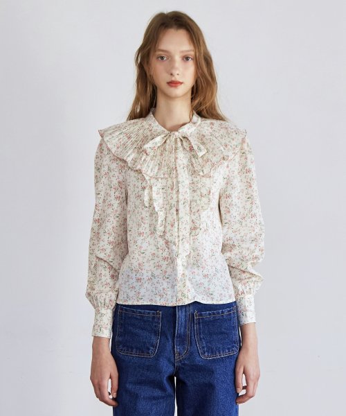 Flower Pleats Ribbon Blouse