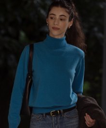 Cashmere soft turtle neck_Blue