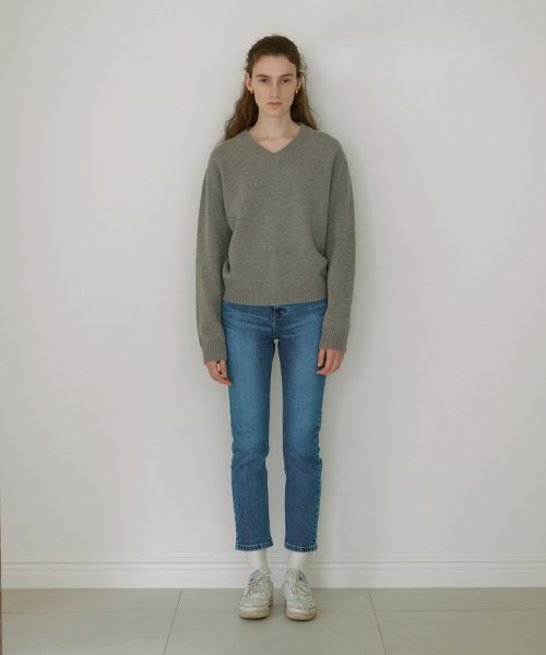 Slim fit straight denim pants (BLUE)
