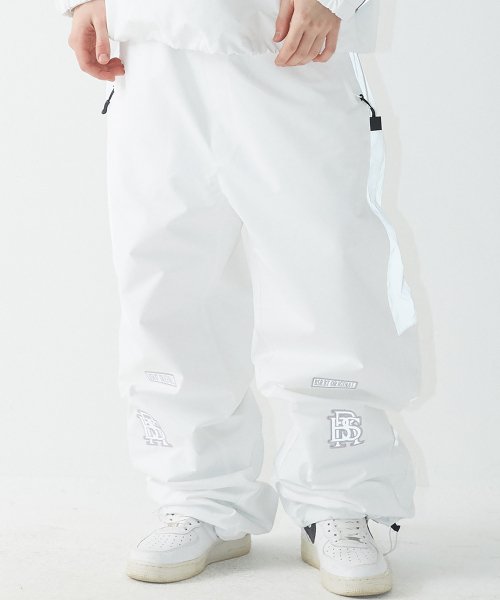 MUSINSA公式 | BSRABBIT WD Future Reflective Track Pants White