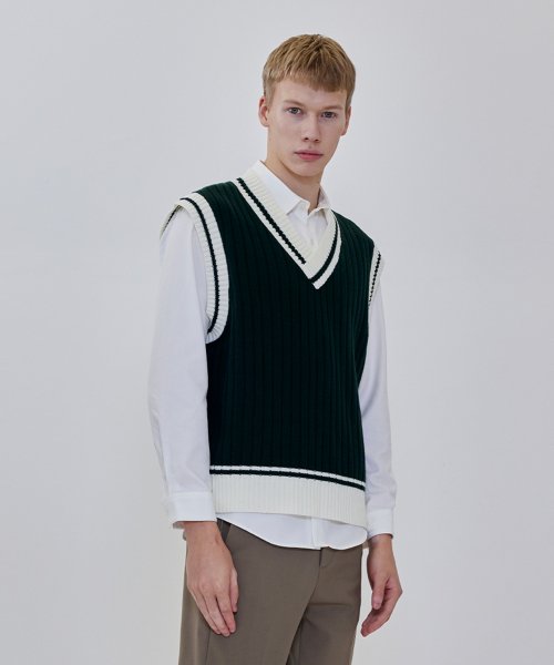 Жилет с контрастной отделкой (Dark Green)