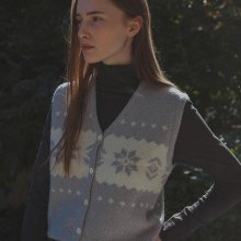 Snowflake pattern vest