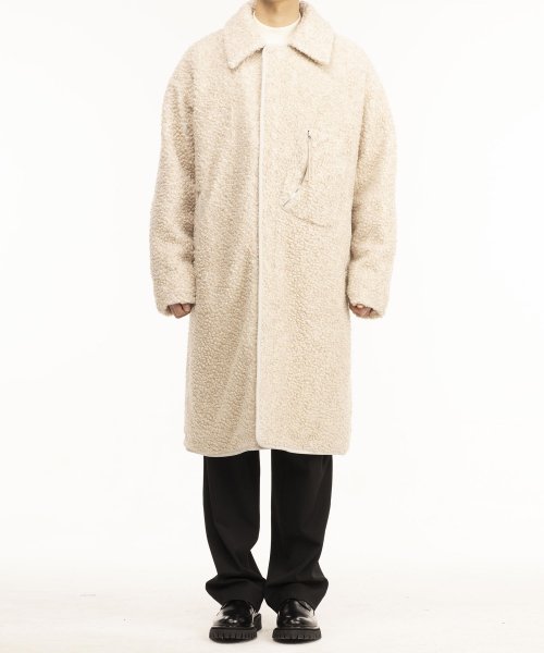 Пальто из букле Beige с объёмными карманами