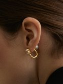 멕코이(MCCOII) pearl cubic two-way point earring