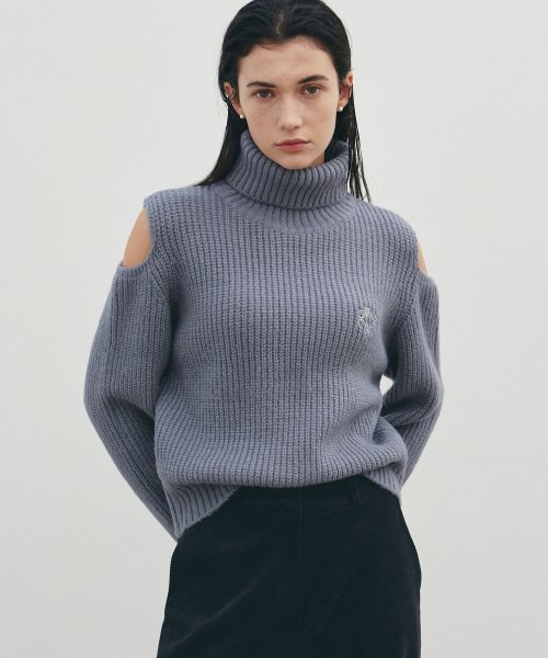 Zara cut out online shoulder sweater