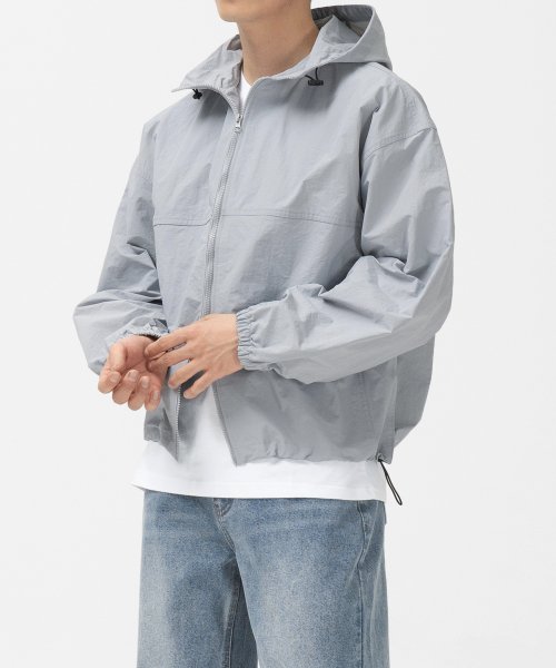 Light gray store windbreaker