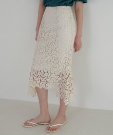 POD SENTIMENTAL SKIRT CREAM