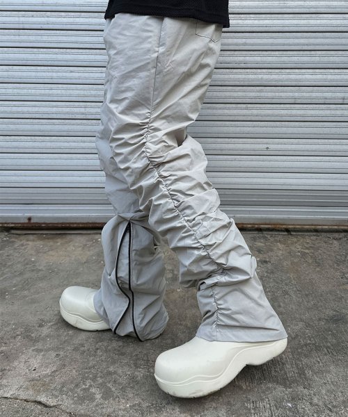 パンツ iunleash SHIRRING NYLON PANTS beige iunleash SHIRRING NYLON PANTS beige