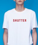 셔터(SHUTTER) FONT LOGO 반팔 티셔츠 (SRTS201) 화이트_레드