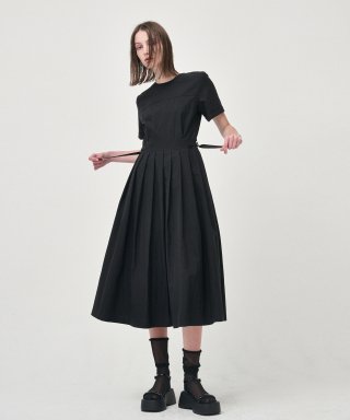 에트몽(ETMON) Half Sleeve Pleats Dress, Black