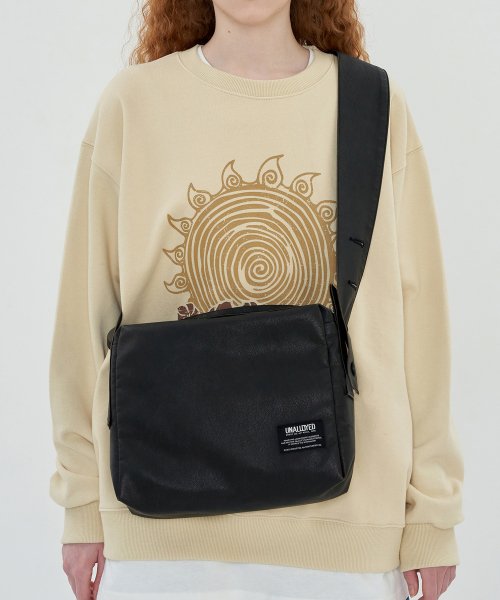 BUTTON LEATHER BAG / черный