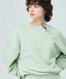 DIAGONAL HENRYNECK SWEATSHIRT SAGE GREEN