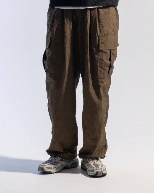 MUSINSA | MOAA Snug Two-Tuck Nylon Cargo Pants (KHAKI)