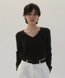 V-neck Pullover Knit - Black