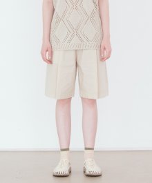 WIDE PINTUCK SHORTS / BEIGE